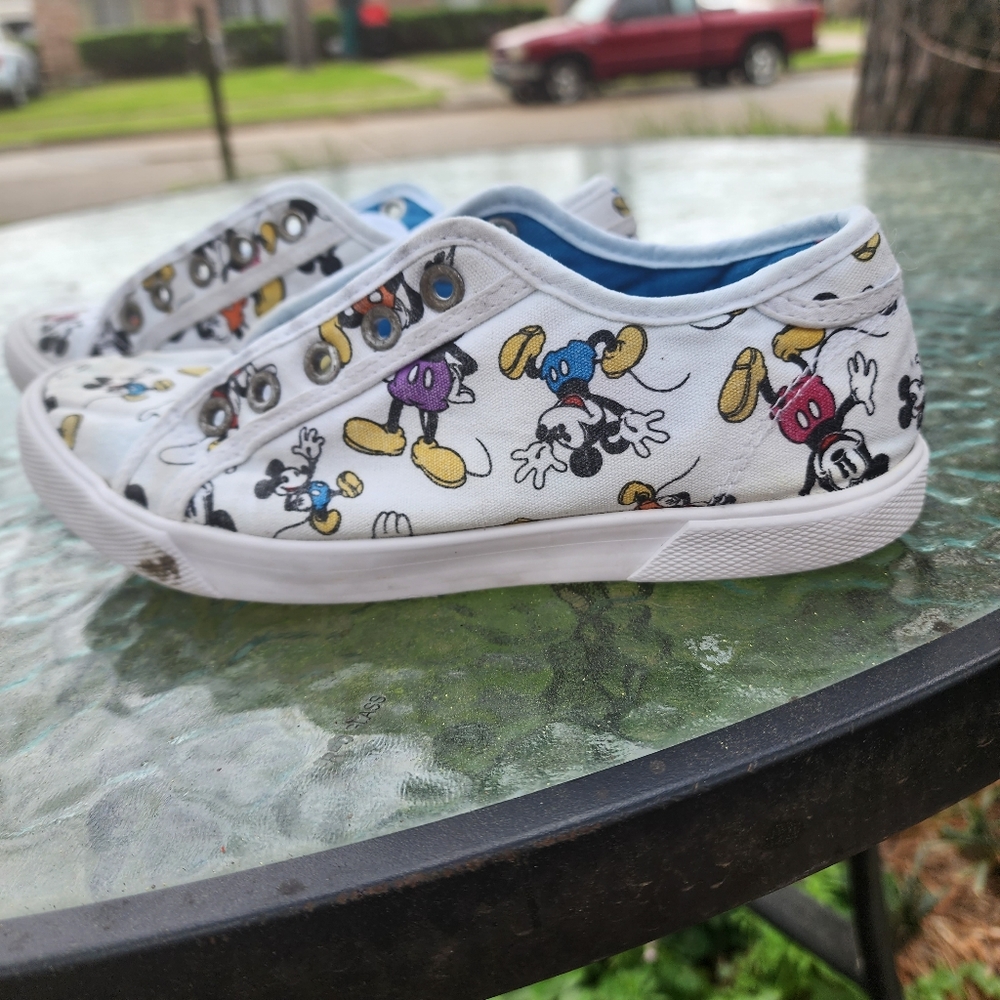 Disney shoes,  sz 5